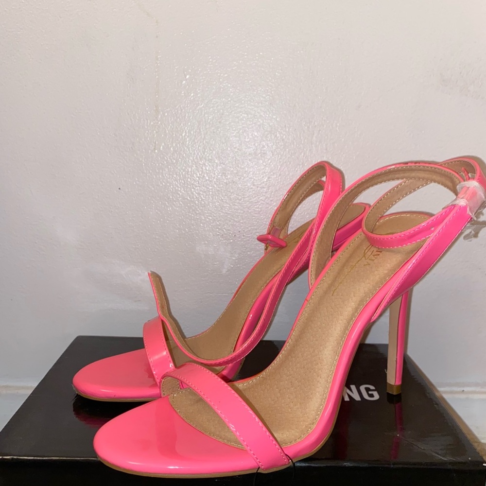 Hot Pink Heels💕